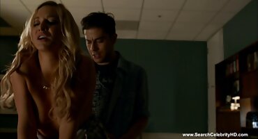 ഒരു സെഷനിൽ, അവൾ ഒരു ബ്ളോഗ് വേണ്ടി പ്രൊവിൻഷ്യൽ വേശ്യാവൃത്തി തകർത്തു