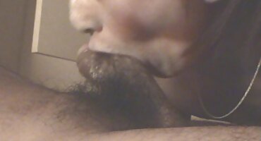 മാത്രം ഭർത്താവ് ഒരു പക്വതയുള്ള തെണ്ടി ഇതിനകം ഒരു കോഴി